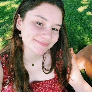 Meet your Posher, Reina